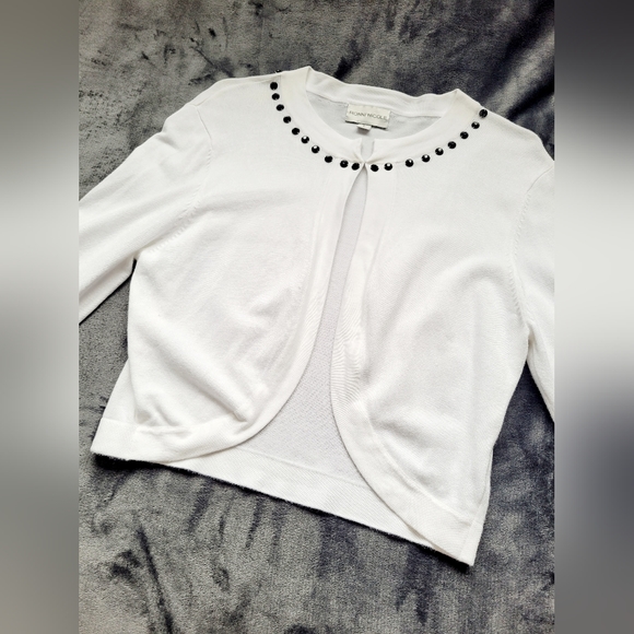 Ronni Nicole White Cardigan with Black Accents - Picture 12 of 12